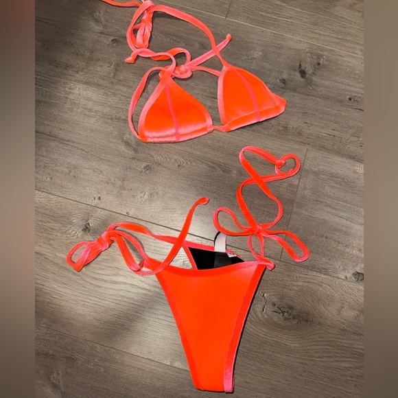 Hoaka Swimwear - Picture 1 of 1